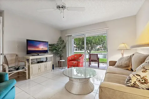6077 Bahia Del Mar Boulevard St Petersburg FL 33715