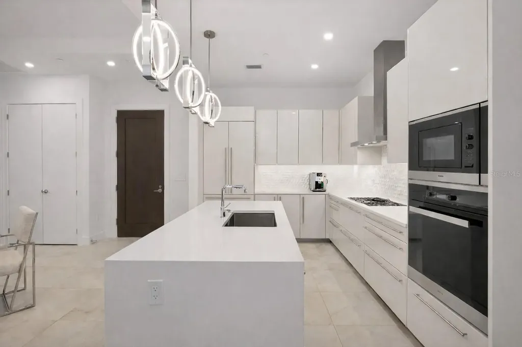 33 S Palm Avenue Sarasota FL 34236
