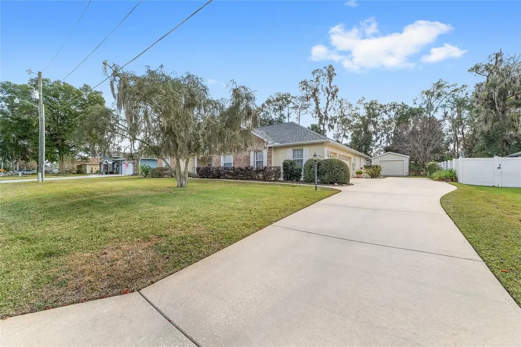 2320 SE 33rd Place Ocala FL 34471