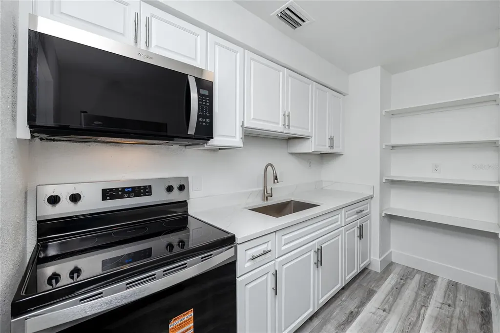418 39th Avenue N St Petersburg FL 33703