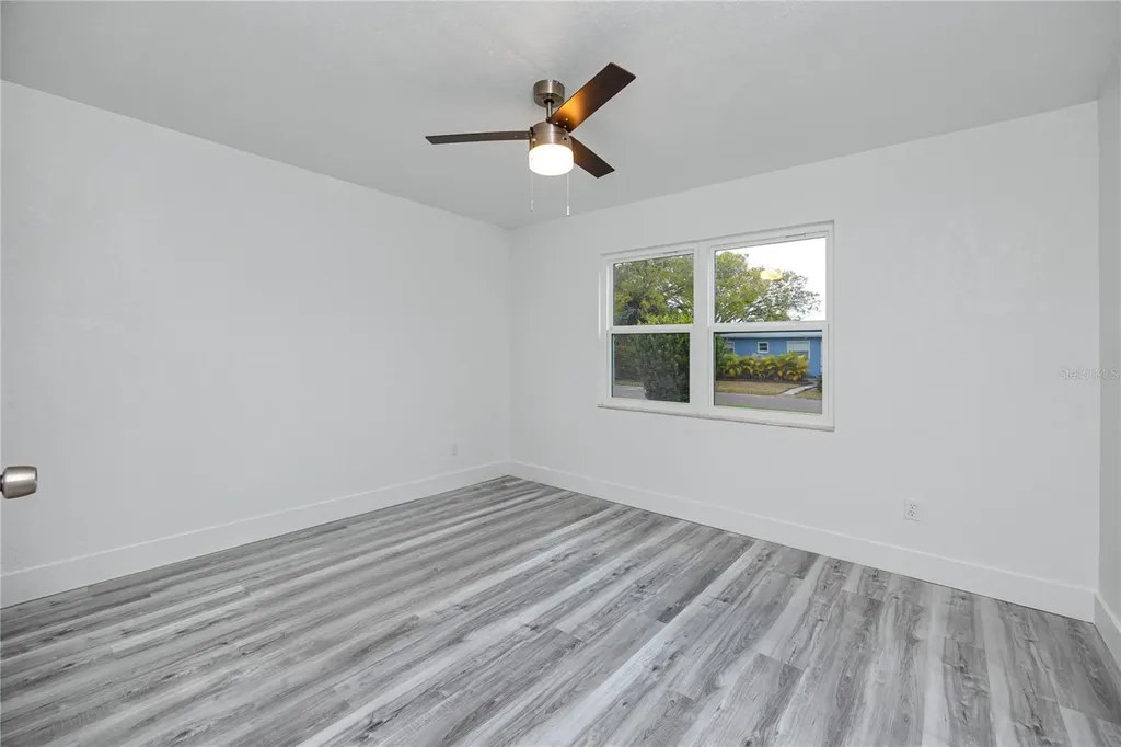 418 39th Avenue N St Petersburg FL 33703