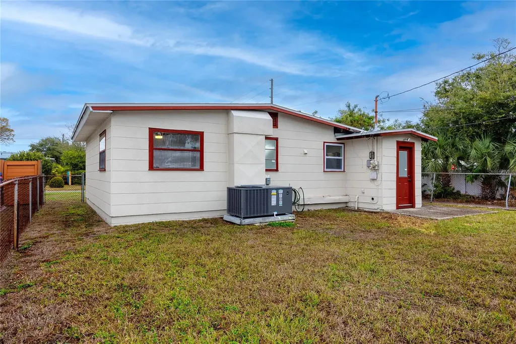 418 39th Avenue N St Petersburg FL 33703