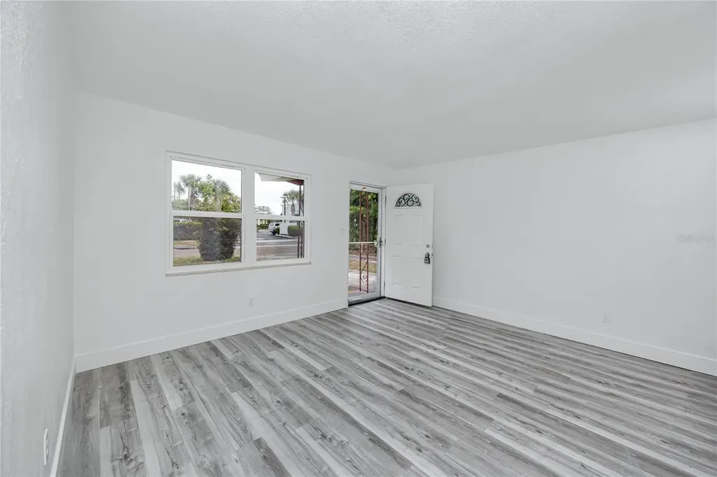 418 39th Avenue N St Petersburg FL 33703
