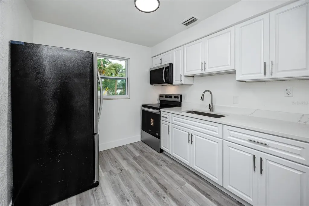 418 39th Avenue N St Petersburg FL 33703