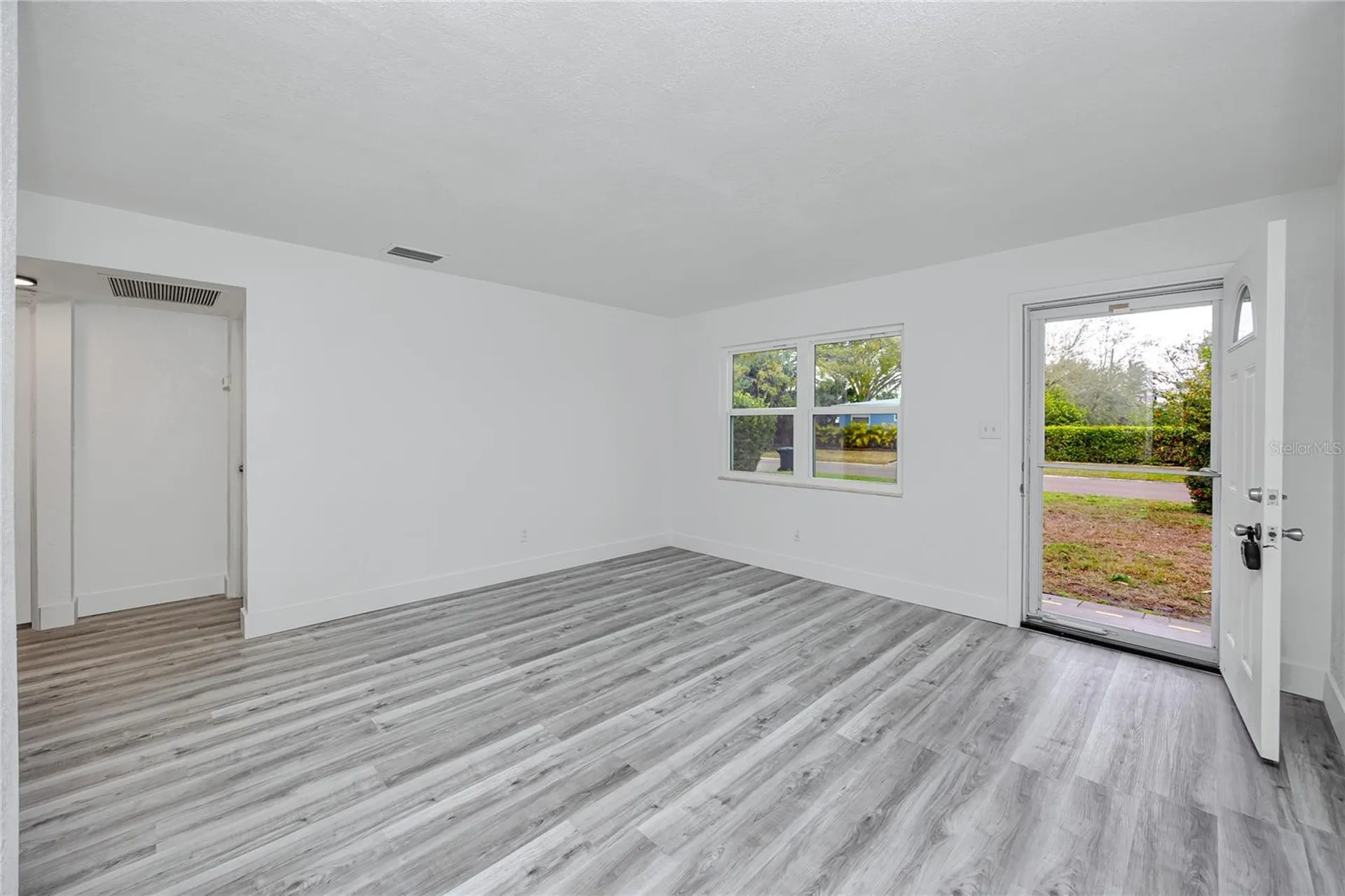 418 39th Avenue N St Petersburg FL 33703