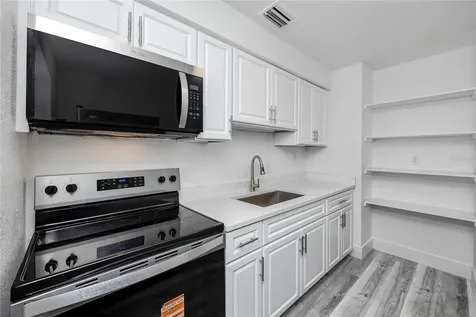 418 39th Avenue N St Petersburg FL 33703