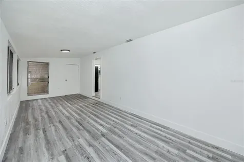 418 39th Avenue N St Petersburg FL 33703