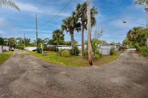 418 39th Avenue N St Petersburg FL 33703