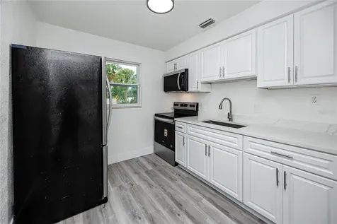 418 39th Avenue N St Petersburg FL 33703