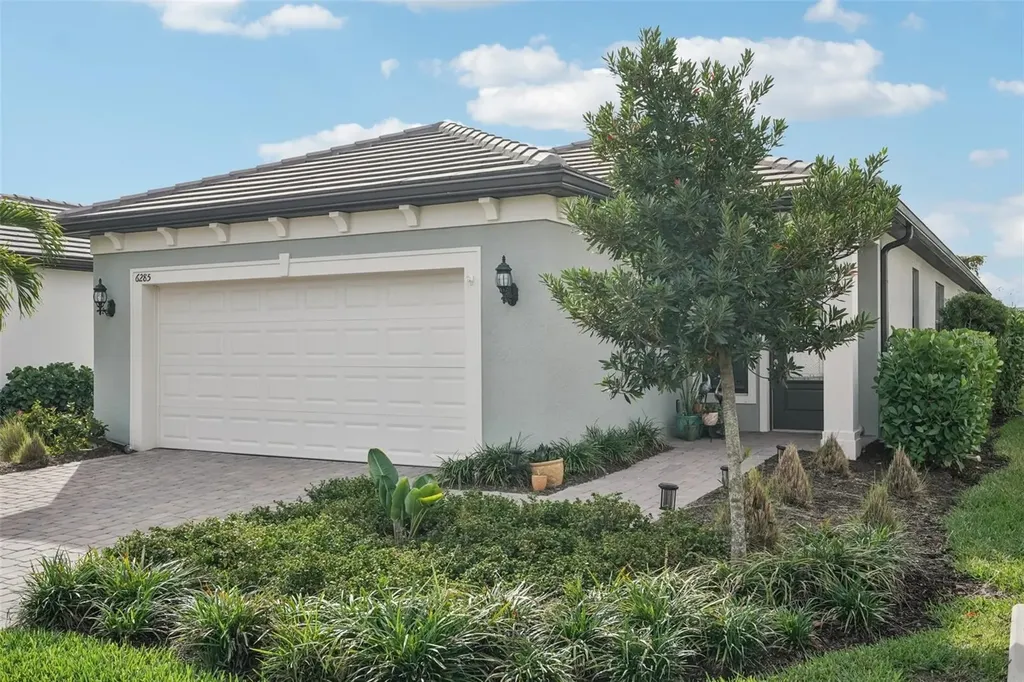 6285 Winding Pine Drive Nokomis FL 34275