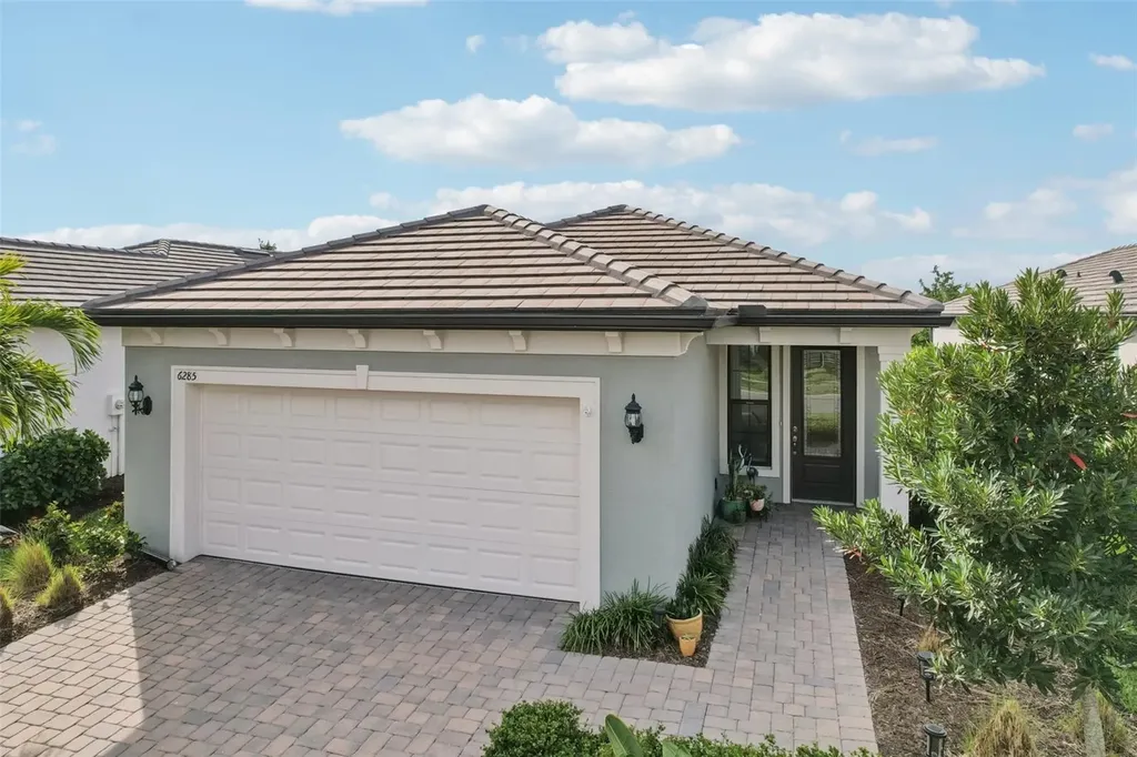 6285 Winding Pine Drive Nokomis FL 34275