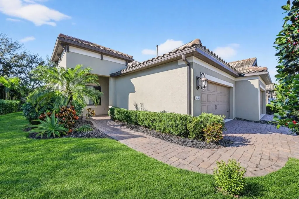 6342 Positano Court Sarasota FL 34243