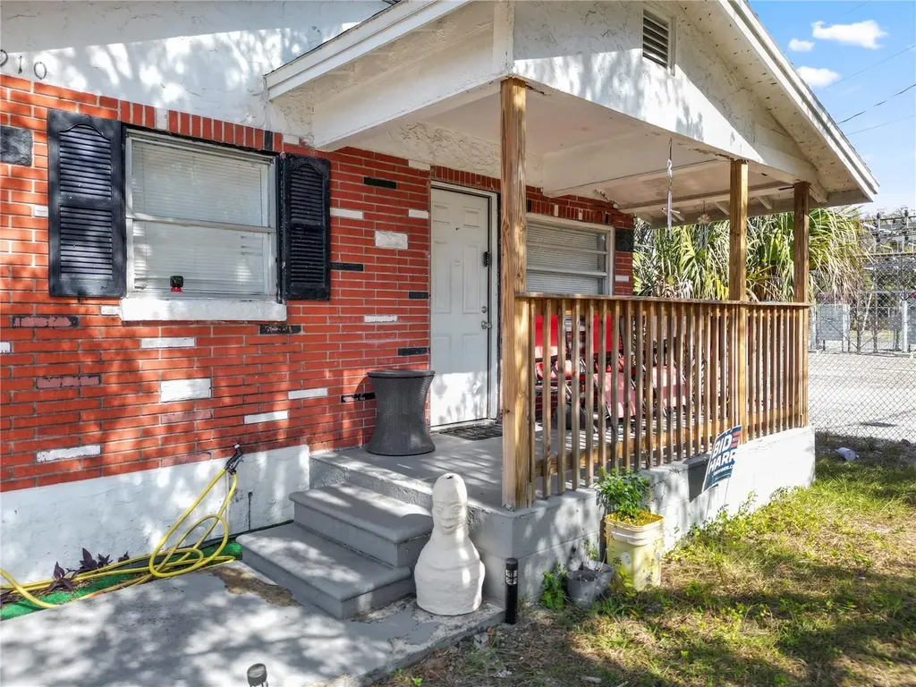 2910 E Emma Street Tampa FL 33610