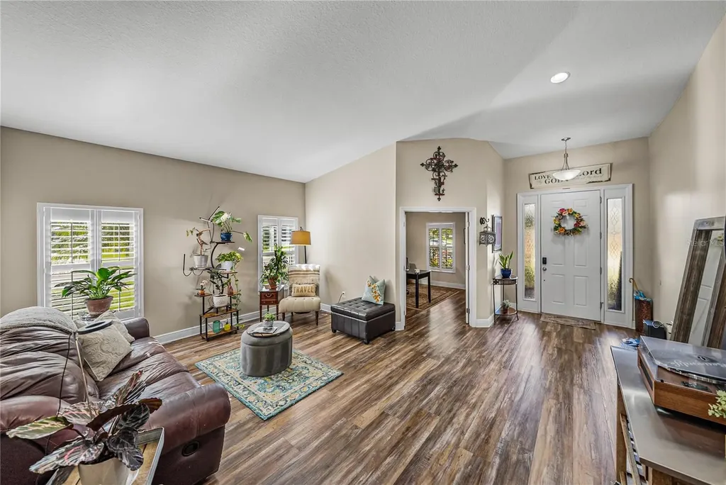 13302 Trailing Moss Drive Dade City FL 33525