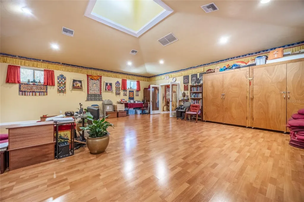 1216 NW 9th Avenue Gainesville FL 32601