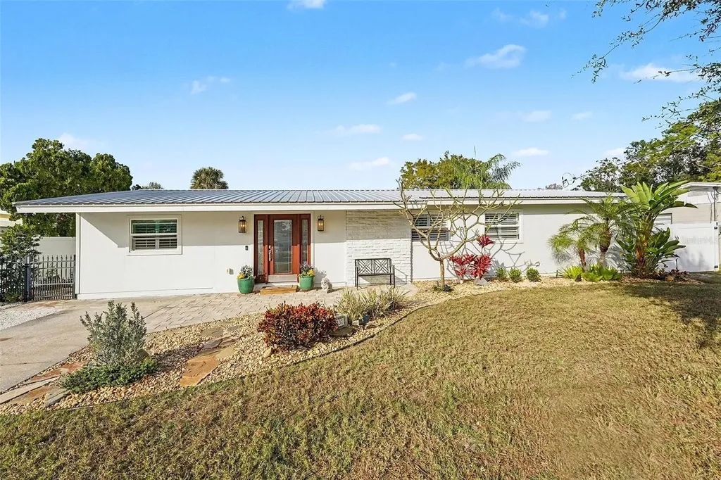 4407 W Bay Avenue Tampa FL 33616