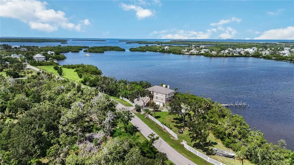 1470 Bayshore Drive Terra Ceia FL 34250