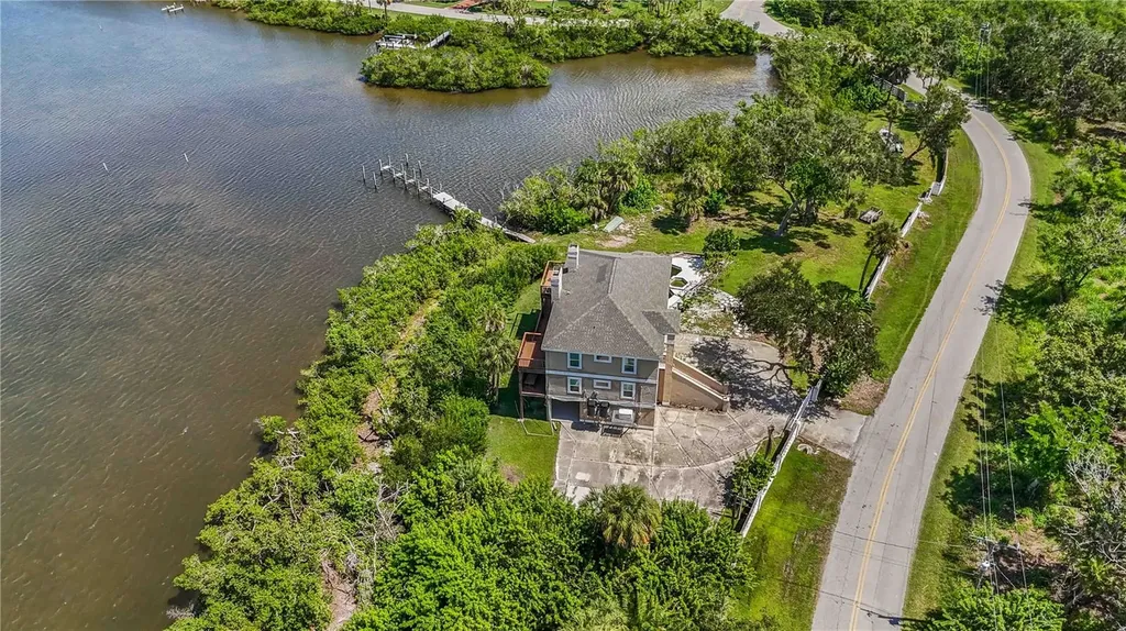 1470 Bayshore Drive Terra Ceia FL 34250
