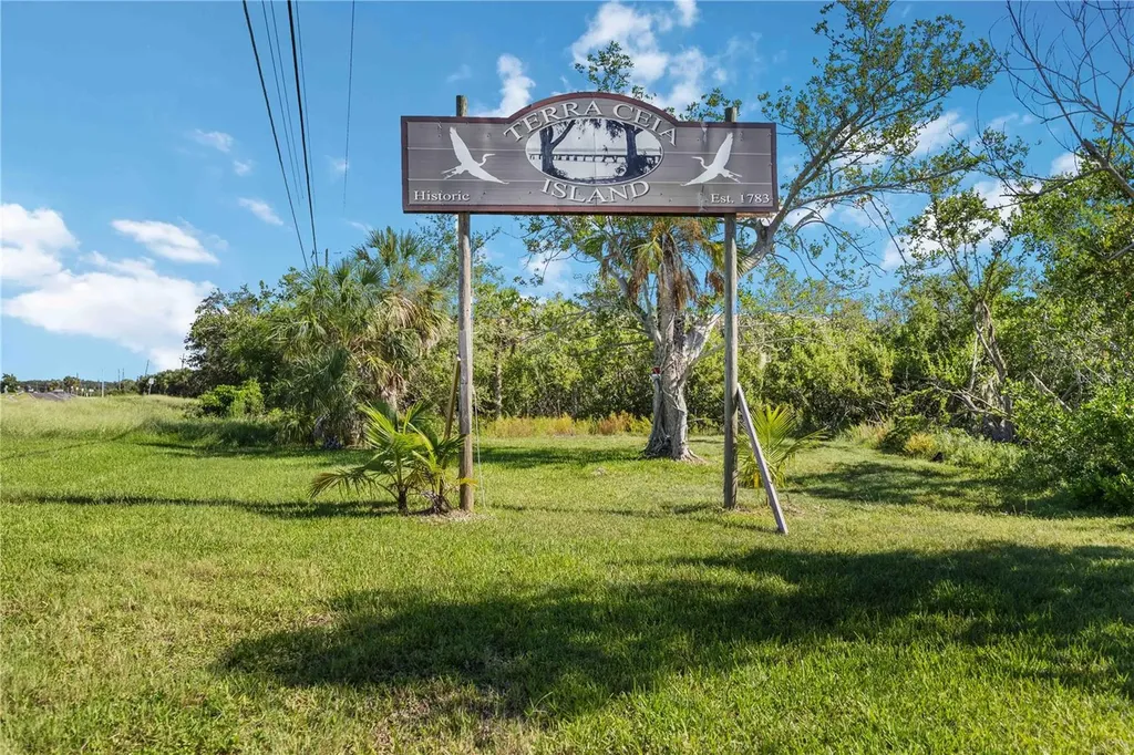 1470 Bayshore Drive Terra Ceia FL 34250
