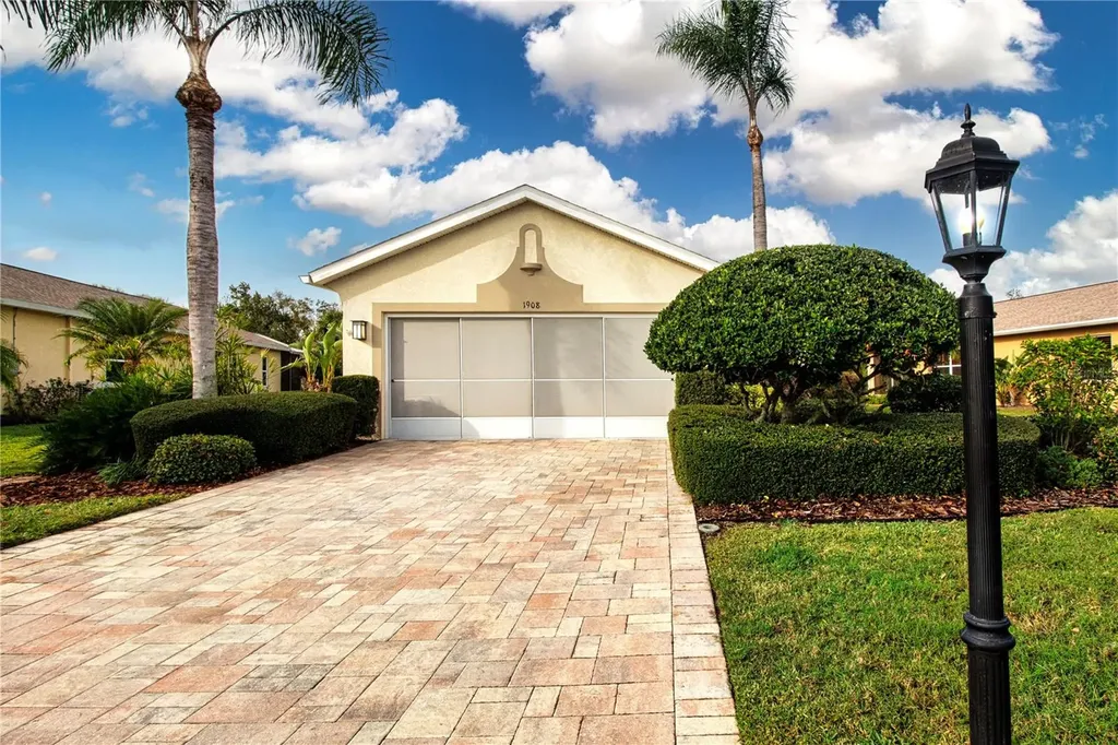 1908 Sterling Glen Court Sun City Center FL 33573