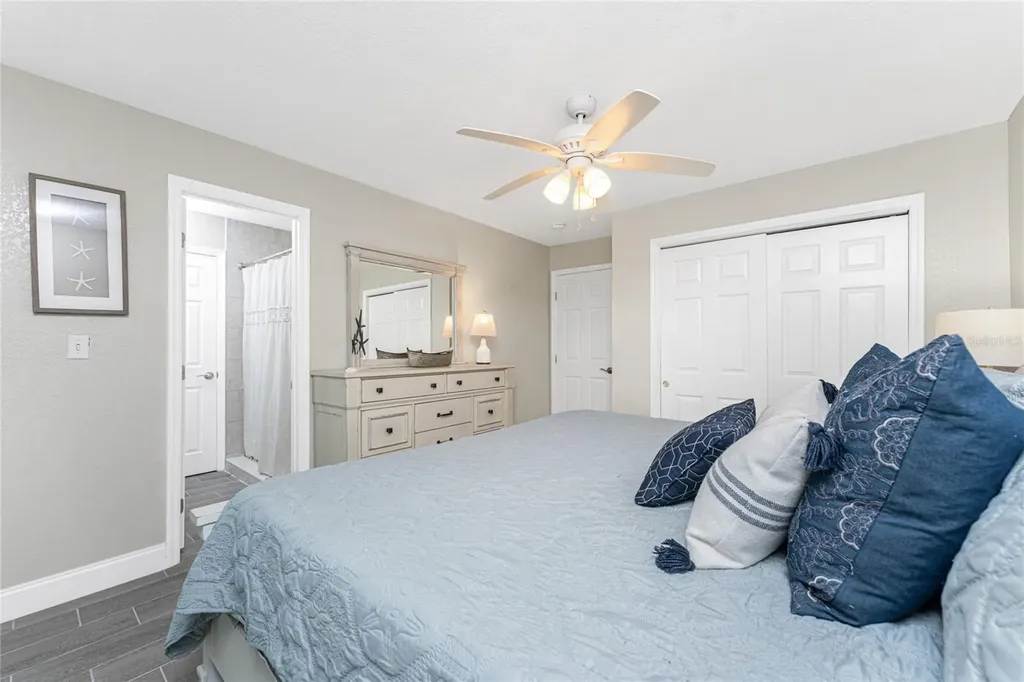 5041 N Beach Road Englewood FL 34223