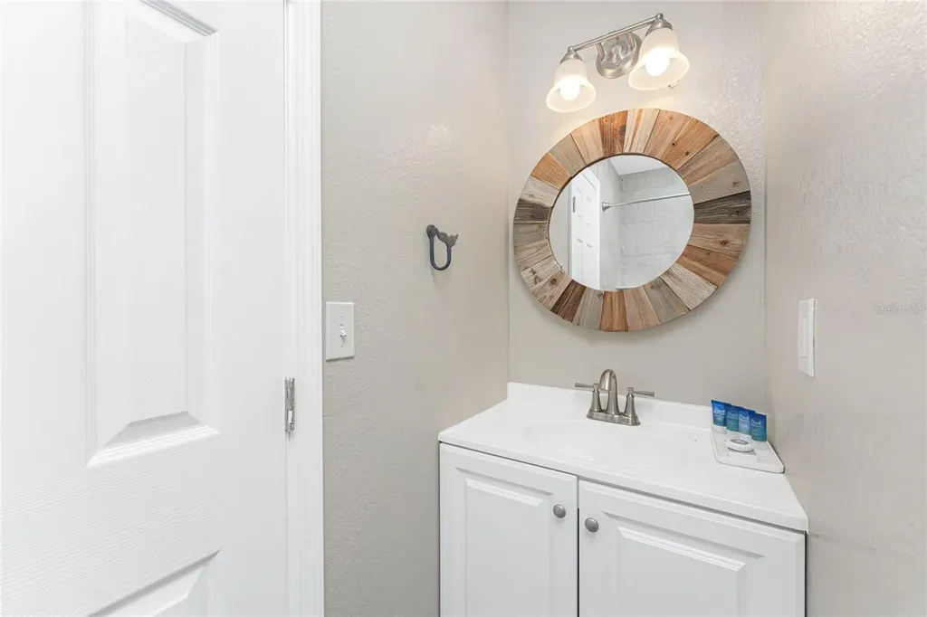 5041 N Beach Road Englewood FL 34223