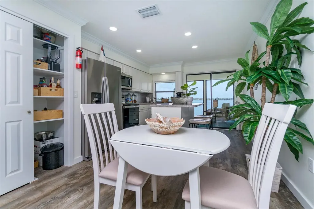 5041 N Beach Road Englewood FL 34223