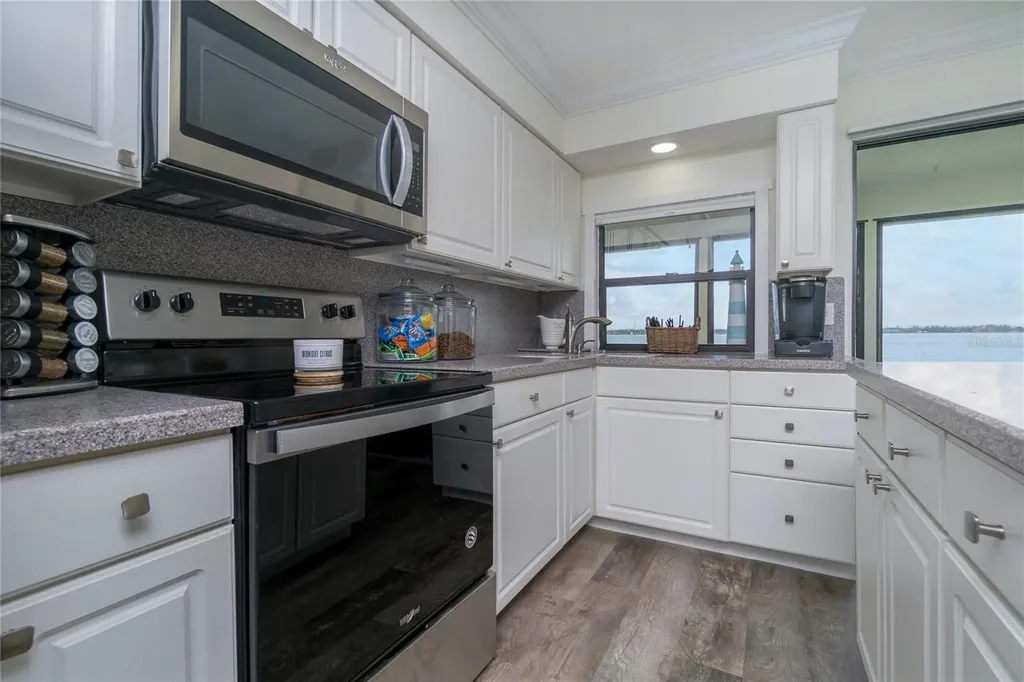 5041 N Beach Road Englewood FL 34223