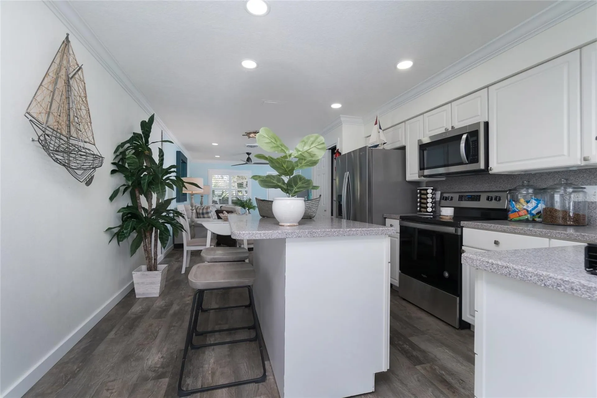 5041 N Beach Road Englewood FL 34223