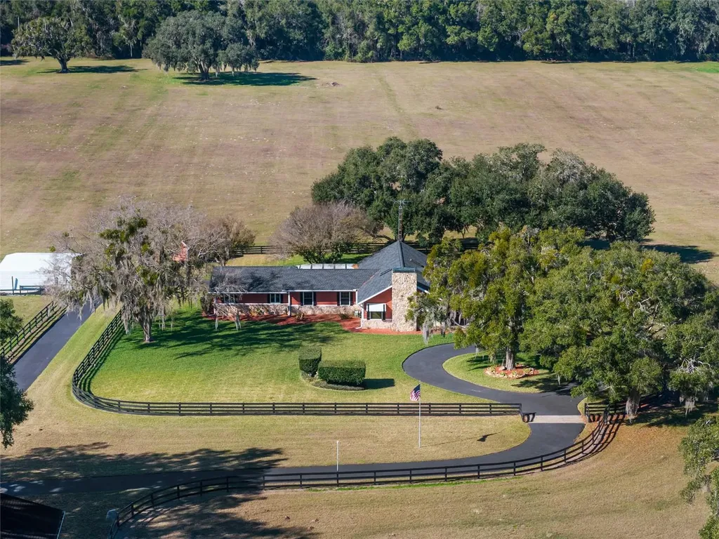 10880 NW 160th Avenue Morriston FL 32668
