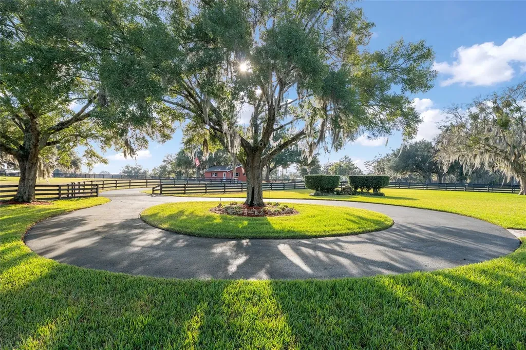 10880 NW 160th Avenue Morriston FL 32668