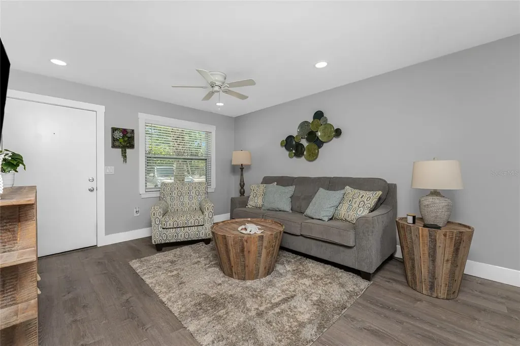 5041 N Beach Road Englewood FL 34223