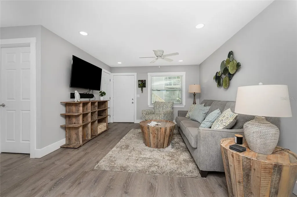 5041 N Beach Road Englewood FL 34223