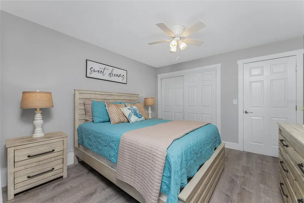 5041 N Beach Road Englewood FL 34223