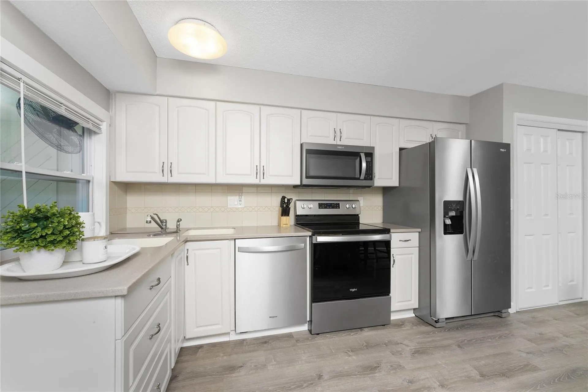 5041 N Beach Road Englewood FL 34223