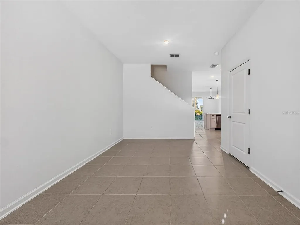 2735 Skyline Loop Kissimmee FL 34758