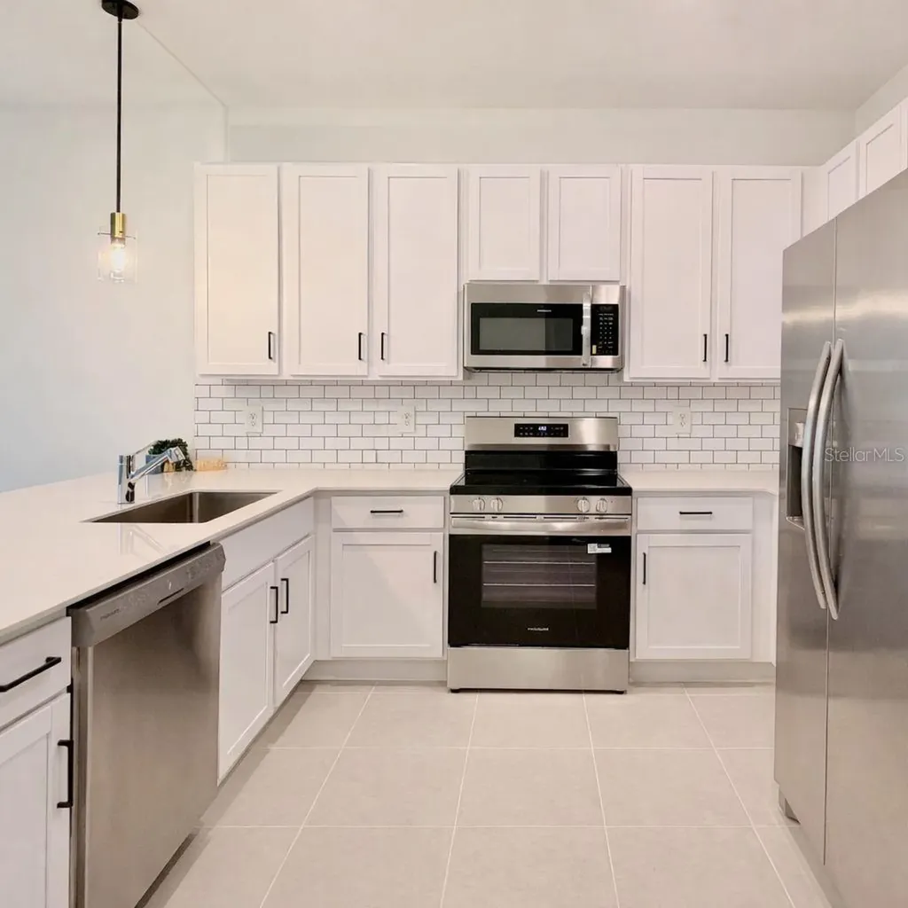 2735 Skyline Loop Kissimmee FL 34758