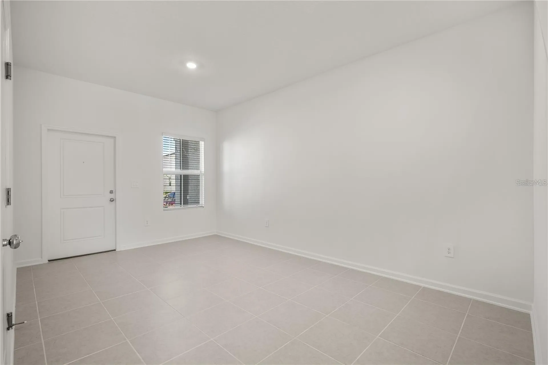 2735 Skyline Loop Kissimmee FL 34758
