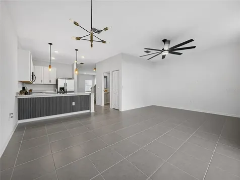 2735 Skyline Loop Kissimmee FL 34758