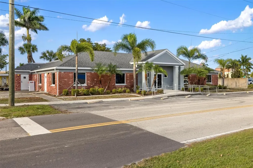 128 W Charlotte Avenue Punta Gorda FL 33950