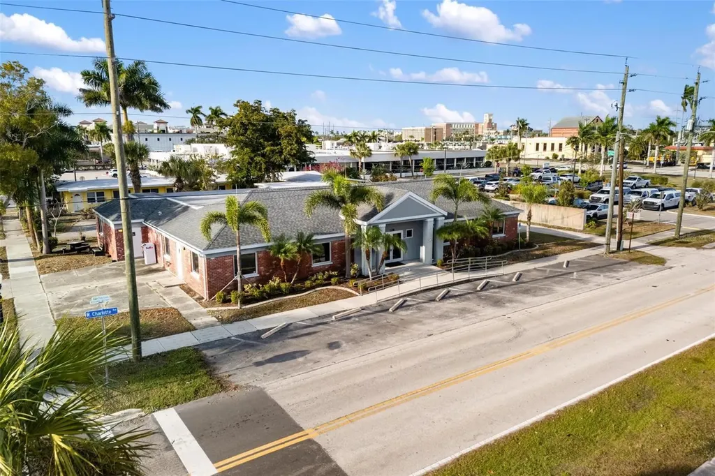 128 W Charlotte Avenue Punta Gorda FL 33950