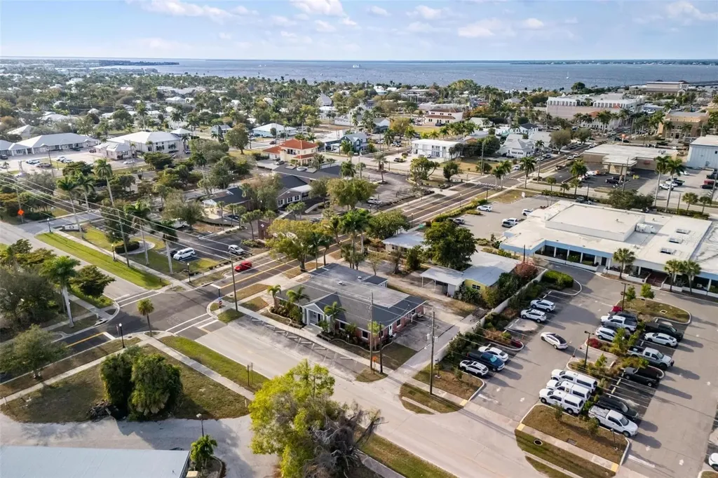 128 W Charlotte Avenue Punta Gorda FL 33950