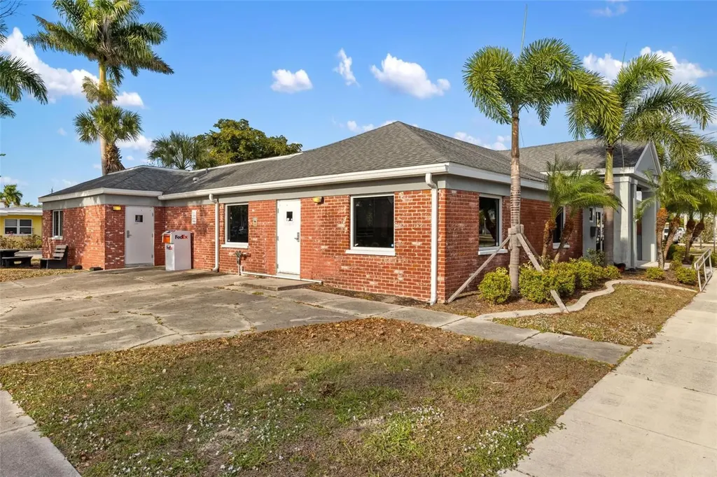 128 W Charlotte Avenue Punta Gorda FL 33950