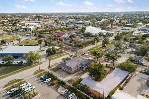 128 W Charlotte Avenue Punta Gorda FL 33950