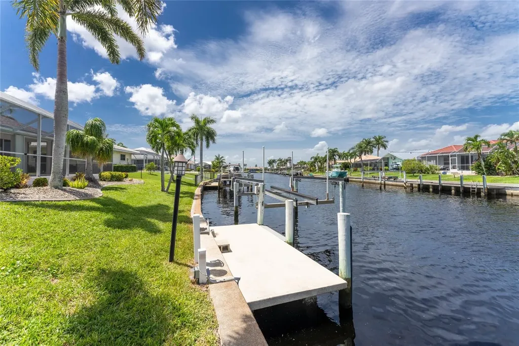 1030 Via Formia Punta Gorda FL 33950