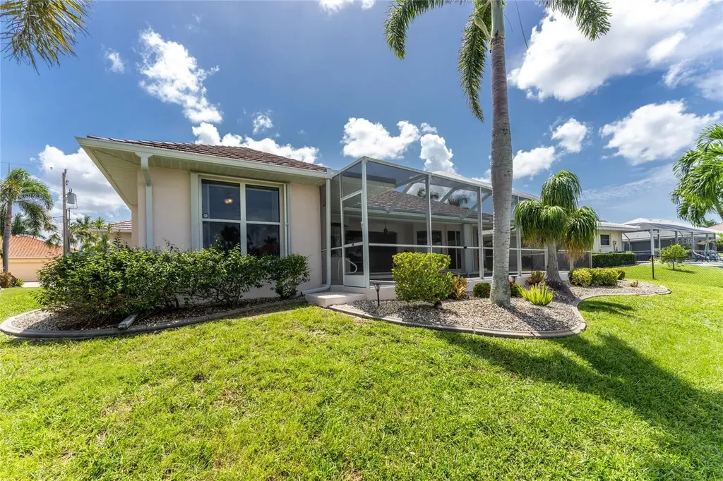 1030 Via Formia Punta Gorda FL 33950