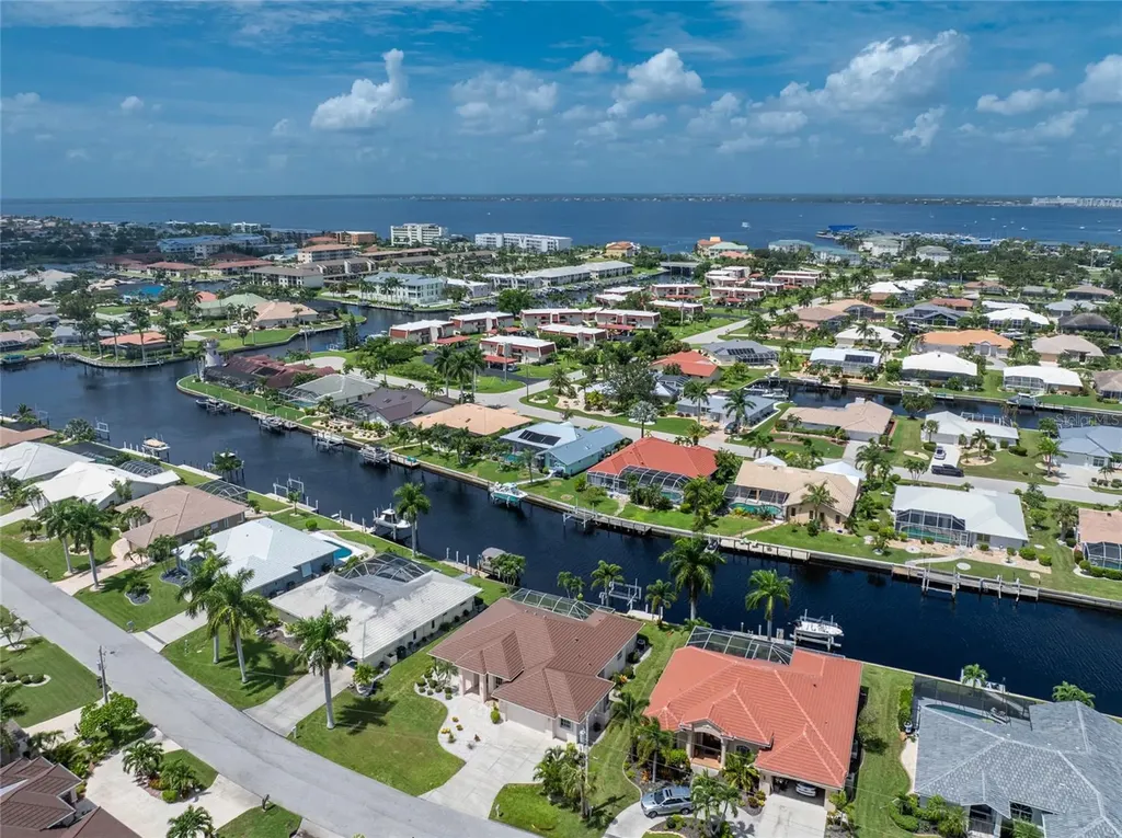1030 Via Formia Punta Gorda FL 33950
