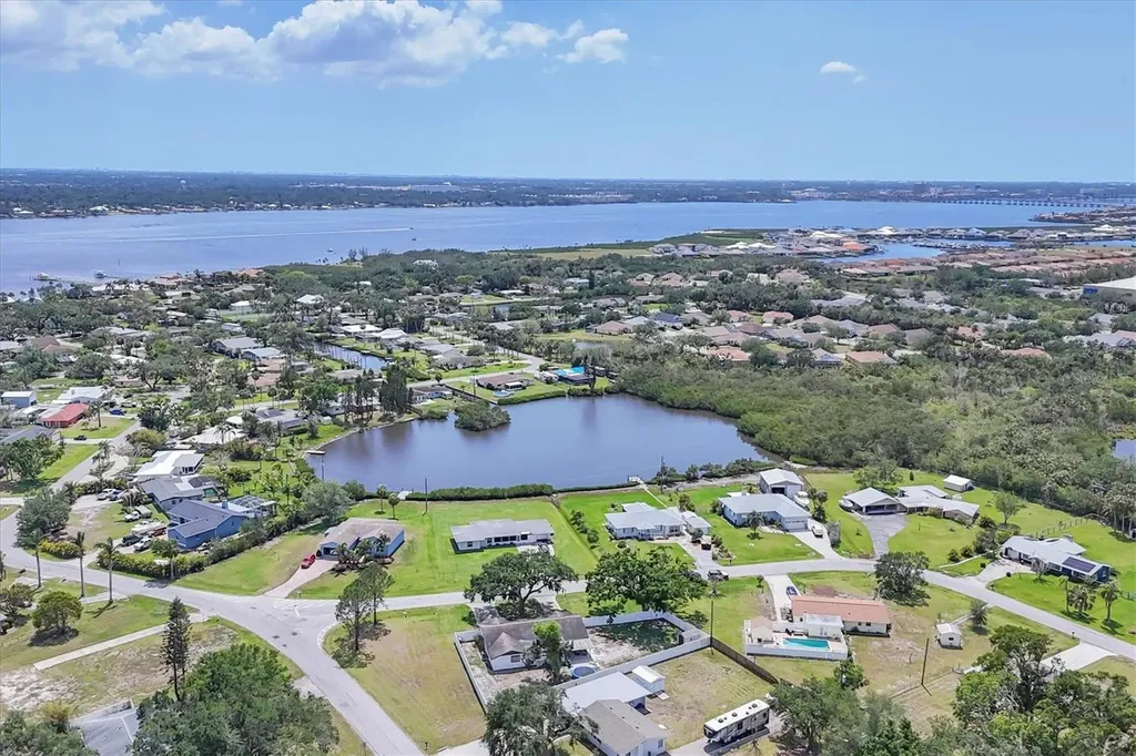 322 Linden Drive Ellenton FL 34222