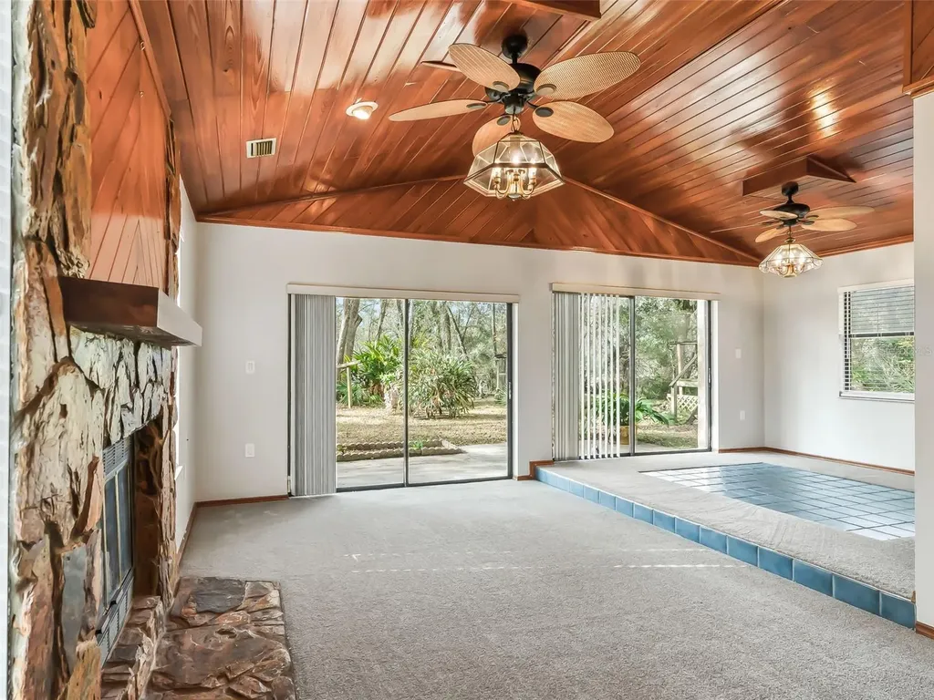 11398 Cr 682 Webster FL 33597