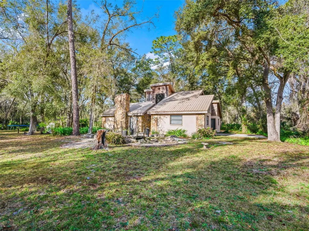 11398 Cr 682 Webster FL 33597